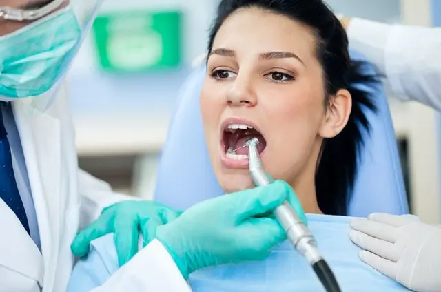 حشوات الاسنان التجميلية