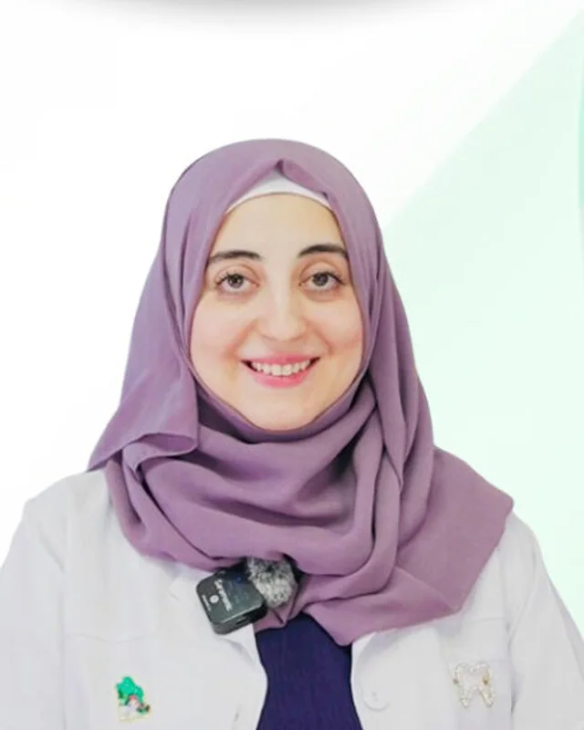 د. فرح حبال، طبيب في دنت كير